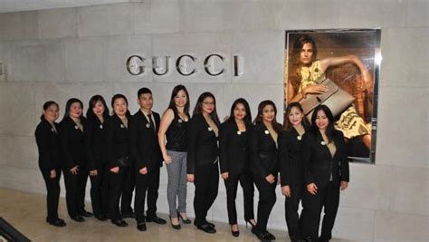 gucci employee uniform 2023|do gucci employees wear uniform.